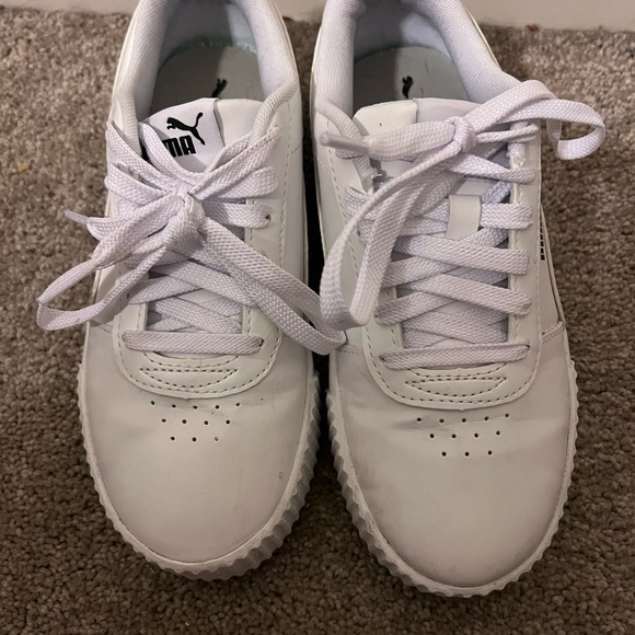 NWOT Women’s Puma Sneakers - Picture 2 of 3